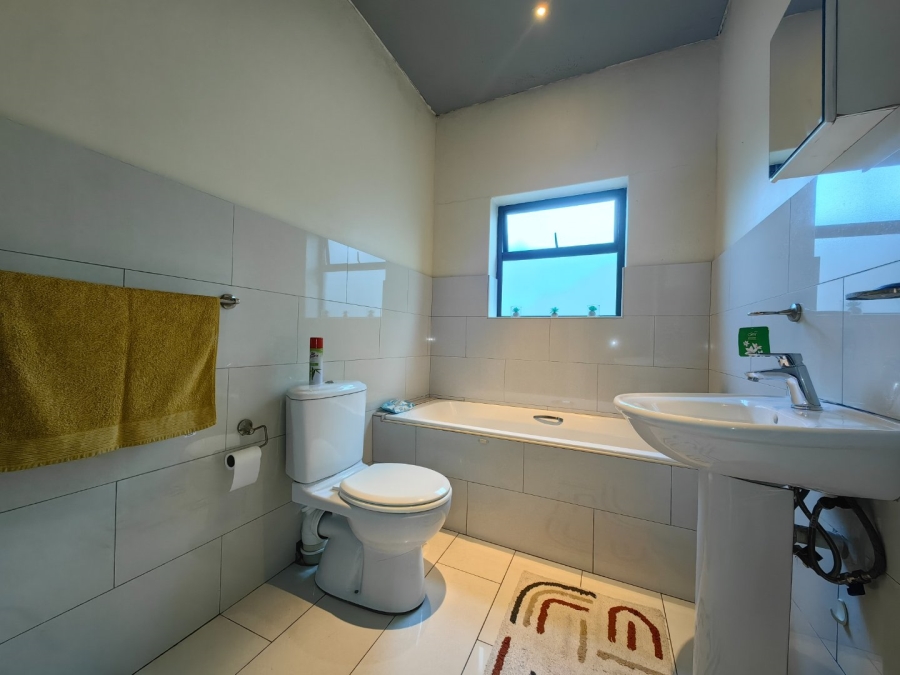 8 Bedroom Property for Sale in Belgravia Western Cape